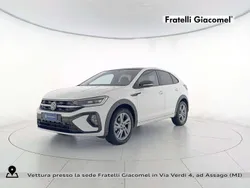 Pure white deep black perlato Usata 2022 VW Taigo R-line SUV | 19.900 € (Buon prezzo)