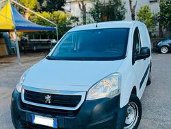 Bianco Usata 2017 Peugeot Partner Monovolume | 7000 € (Super prezzo)