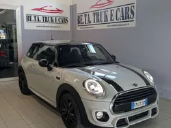 Grigio Usata 2017 Mini Cooper D Hype Due volumi | 17.900 € (Molto cara)