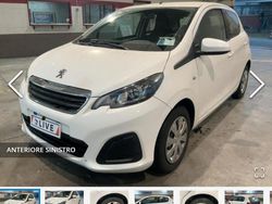 Bianco Usata 2014 Peugeot 108 Active Tre volumi | 9990 € (Cara)