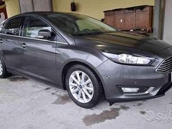 Antracite Usata 2015 Ford Focus Titanium Tre volumi | 5800 € (Buon prezzo)