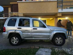 Argento Usata 2004 Jeep Cherokee Limited SUV | 2600 € (Super prezzo)