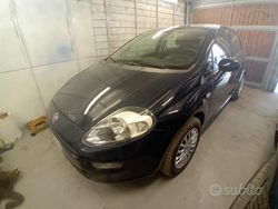 Blu Usata 2017 Fiat Punto Due volumi | 6000 € (Buon prezzo)