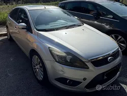 Usata 2009 Ford C-MAX Monovolume | 2500 € (Buon prezzo)
