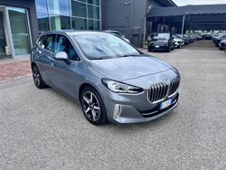 Grigio medio Usata 2023 BMW 218 Active Tourer Luxury Line Monovolume | 31.800 € (Cara)