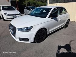 Bianco Usata 2015 Audi A1 Sportback Due volumi | 8899 € (Ottimo prezzo)