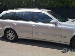 Grigio Usata 2007 Mercedes E220 Elegance Station wagon | 1800 € (Super prezzo)