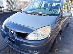 Usata 2007 Renault Scénic II Monovolume | 800 € (Super prezzo)
