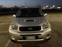 Usata 2005 Toyota RAV4 SUV | 2950 € (Super prezzo)
