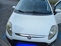 Bianco Usata 2011 Fiat Grande Punto Due volumi | 4000 € (Buon prezzo)
