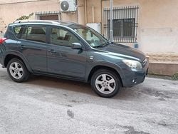 Grigio Usata 2007 Toyota RAV4 SUV | 6800 €