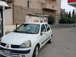 Bianco Usata 2004 Renault Clio II Tre volumi | 1500 € (Cara)