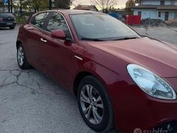 Rosso Usata 2011 Alfa Romeo Giulietta Tre volumi | 3600 € (Ottimo prezzo)