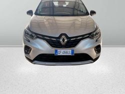 Grigio chiaro Usata 2021 Renault Captur Intens SUV | 14.500 € (Buon prezzo)