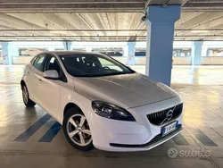 Bianco Usata 2018 Volvo V40 Business Edition Station wagon | 11.900 € (Buon prezzo)