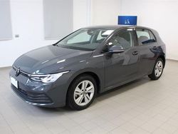 Grigio Usata 2021 VW Golf VIII Life Tre volumi | 25.500 € (Buon prezzo)