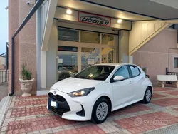 Bianco Usata 2022 Toyota Yaris Business Edition Due volumi | 13.500 € (Buon prezzo)