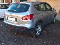 Grigio Usata 2009 Nissan Qashqai Tekna SUV | 2800 € (Buon prezzo)