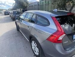 Usata 2017 Volvo V60 CC Momentum Station wagon | 14.000 € (Buon prezzo)