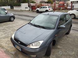 Usata 2002 Ford Focus Tre volumi | 550 €