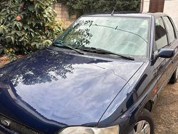 Usata 1997 Ford Escort Ghia Tre volumi | 2000 €