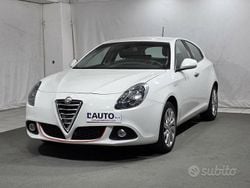 Bianco Usata 2015 Alfa Romeo Giulietta Distinctive Tre volumi | 9400 € (Cara)