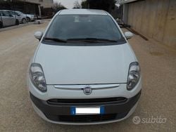 Bianco Usata 2011 Fiat Punto Evo Dynamic Due volumi | 6200 € (Molto cara)