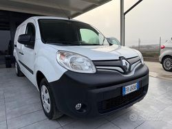 Bianco Usata 2018 Renault Kangoo Tre volumi | 7500 € (Buon prezzo)