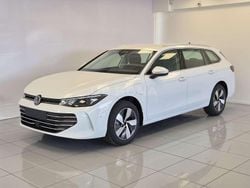 Pure white Nuova 2025 VW Passat Business Station wagon | 46.500 € (Buon prezzo)