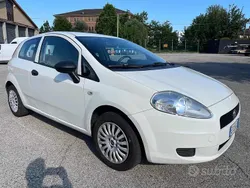 Bianco Usata 2013 Fiat Grande Punto S Due volumi | 2750 € (Buon prezzo)