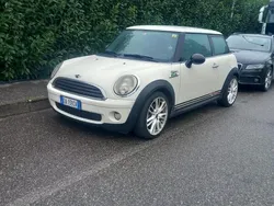 Usata 2010 Mini Cooper Due volumi | 1000 €