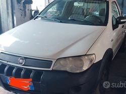 Bianco Usata 2010 Fiat Strada Pick-up | 5000 €