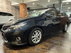 Blu Usata 2013 Toyota Auris Touring Sports Lounge Station wagon | 7490 € (Cara)