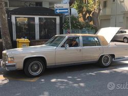 Usata 1990 Cadillac Fleetwood Tre volumi | 18.700 €