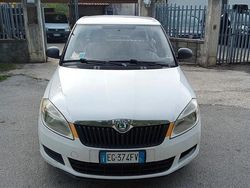 Bianco Usata 2011 Skoda Fabia Due volumi | 1300 € (Buon prezzo)