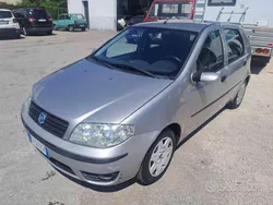 Argento Usata 2005 Fiat Punto Dynamic Due volumi | 2380 € (Buon prezzo)