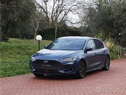 Blu/azzurro Usata 2022 Ford Focus ST-Line Tre volumi | 18.000 € (Buon prezzo)