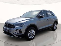 Pyrit silver metallizzato nero Usata 2024 VW T-Roc Life SUV | 29.800 € (Buon prezzo)