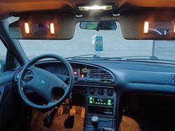 Grigio Usata 1993 Ford Mondeo Tre volumi | 1300 €