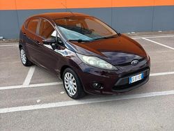 Rosso Usata 2011 Ford Fiesta Tre volumi | 1500 € (Super prezzo)