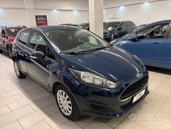 Blu Usata 2017 Ford Fiesta Tre volumi | 6999 € (Ottimo prezzo)
