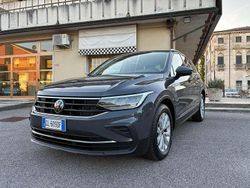 Grigio Usata 2022 VW Tiguan Life SUV | 26.490 € (Ottimo prezzo)