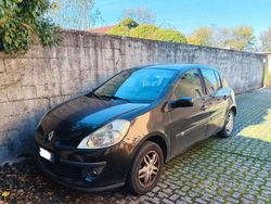 Nero Usata 2006 Renault Clio II Due volumi | 2000 €