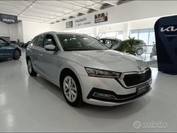 Argento Usata 2021 Skoda Octavia G-TEC Style Station wagon | 21.900 € (Molto cara)
