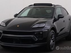 Nero(met.) Usata 2024 Porsche Macan 4 Electric SUV | 91.500 € (Buon prezzo)
