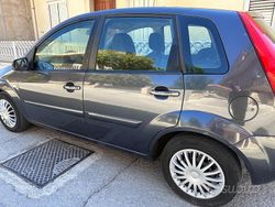 Grigio Usata 2007 Ford Fiesta Due volumi | 3300 € (Cara)