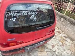 Rosso Usata 2003 Fiat 600 Due volumi | 1200 €