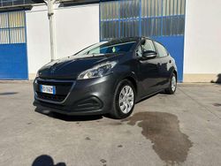 Grigio Usata 2016 Peugeot 208 Active Due volumi | 6490 € (Ottimo prezzo)