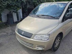 Bronzo metallizzato Usata 2010 Fiat Multipla Dynamic Monovolume | 2990 € (Buon prezzo)