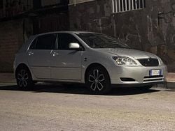 Usata 2003 Toyota Corolla Due volumi | 1300 € (Buon prezzo)